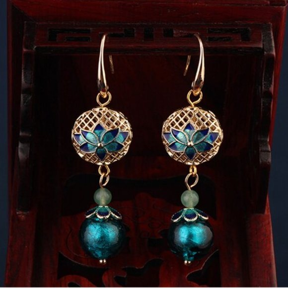 NEW 14K Gold Lotus Flower Earrings - Picture 13 of 16